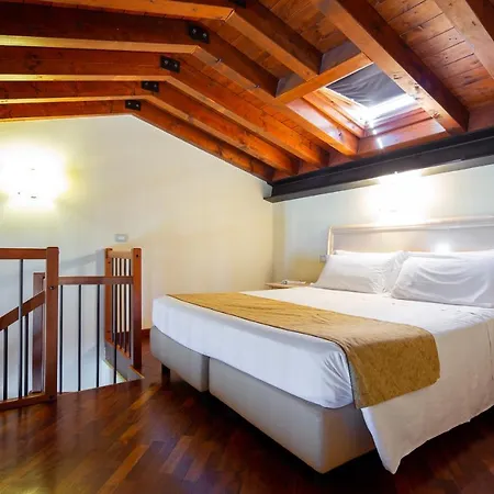 Lejlighedshotel Domina Borgo Degli Ulivi - Garda 4*