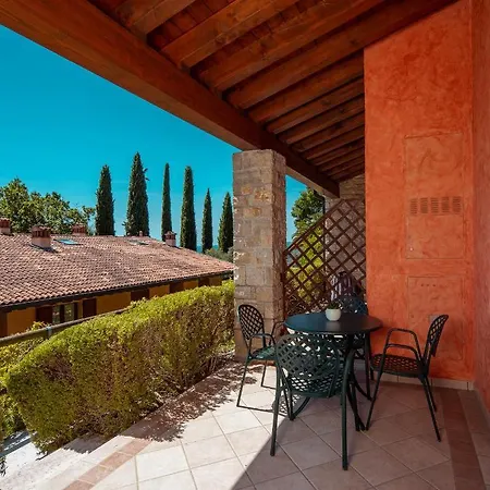 Lejlighedshotel Domina Borgo Degli Ulivi - Garda Gardone Riviera