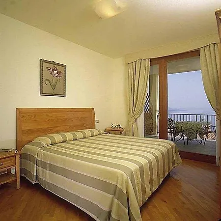 Lejlighedshotel Domina Borgo Degli Ulivi - Garda Gardone Riviera