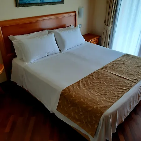 Lejlighedshotel Domina Borgo Degli Ulivi - Garda Gardone Riviera